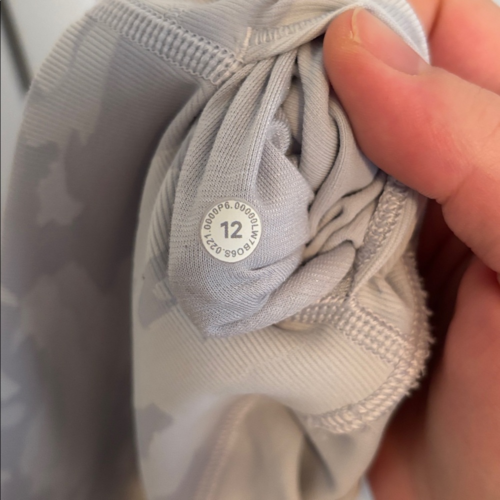 Lululemon Wunder Under Ribbed
Incognito Camo Jacquard Alpine White Starlight - Picture 7 of 8